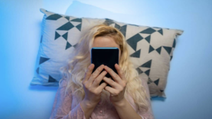 Redes sociais, ansiedade e hipnose clínica para jovens.